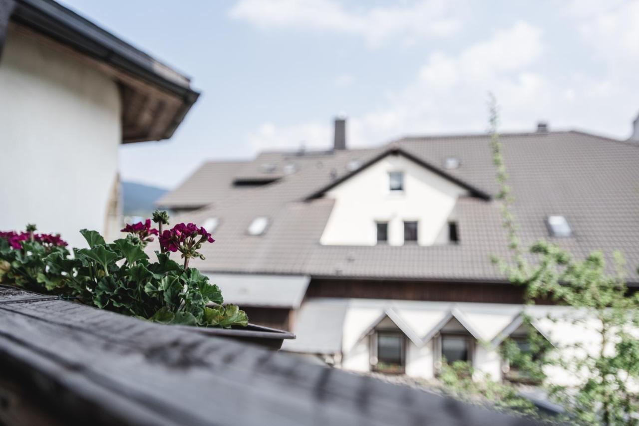 Toschis Station-Motel-Wirtshaus-An Der Autobahn-Bowling 젤라메일스 외부 사진